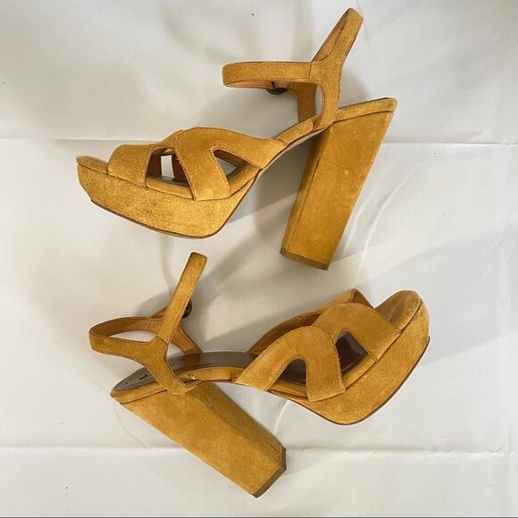 Zodiac Shoes - Zodiac Suede Buckle Strap Platform Sandal